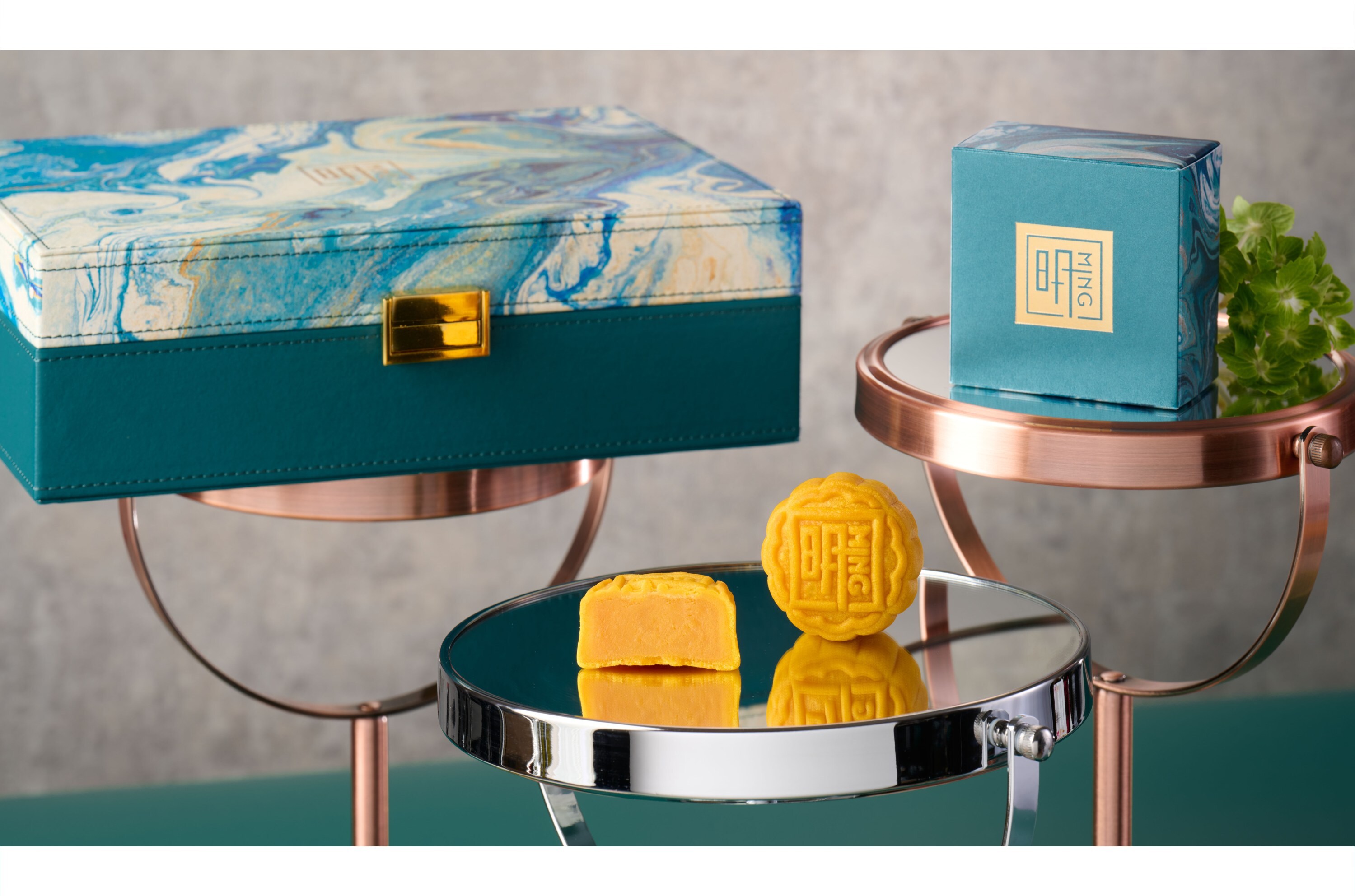 cd_mooncake_mini_egg_custard_with_kumquat