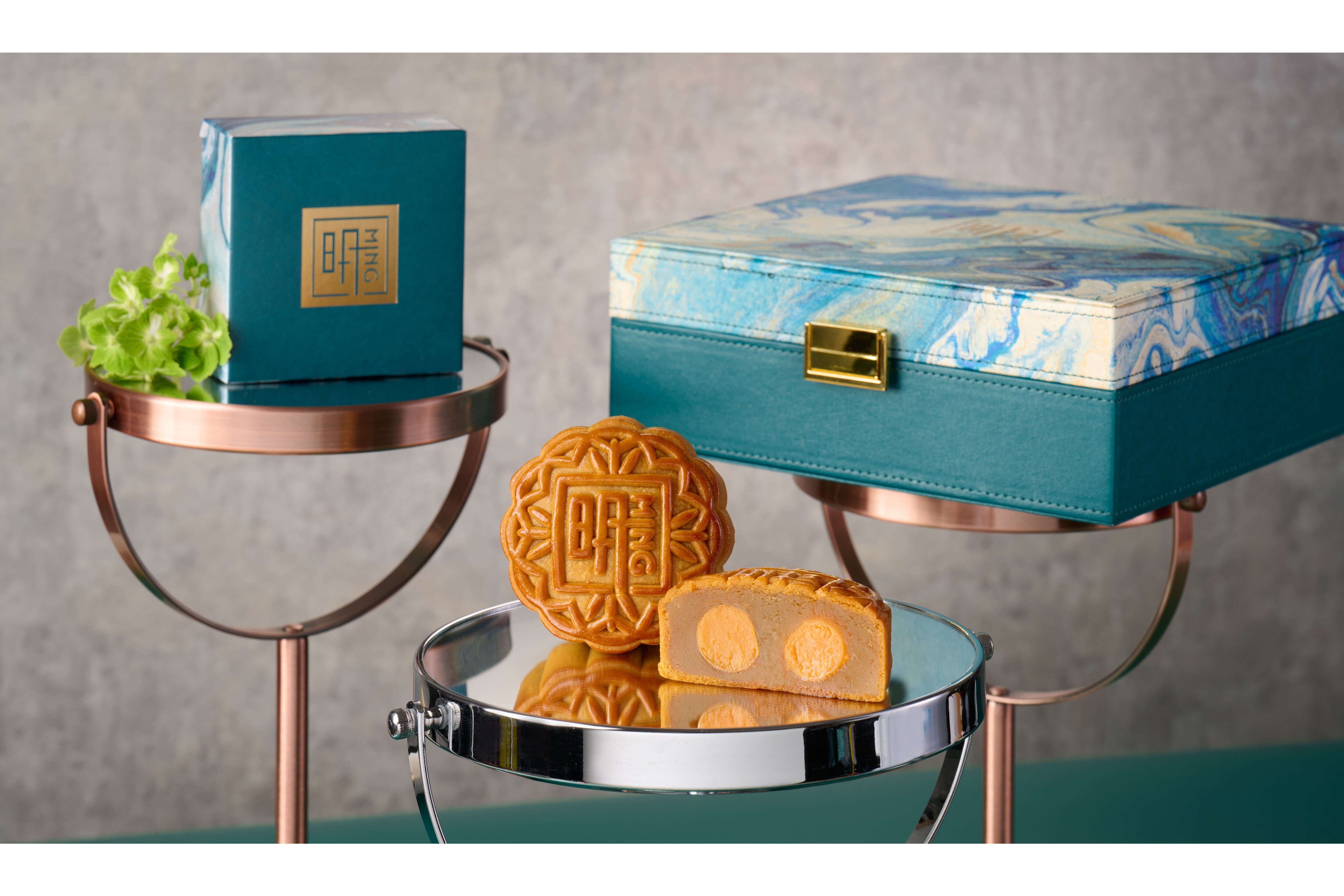 cd_mooncake_white_lotus_double_egg_yolk
