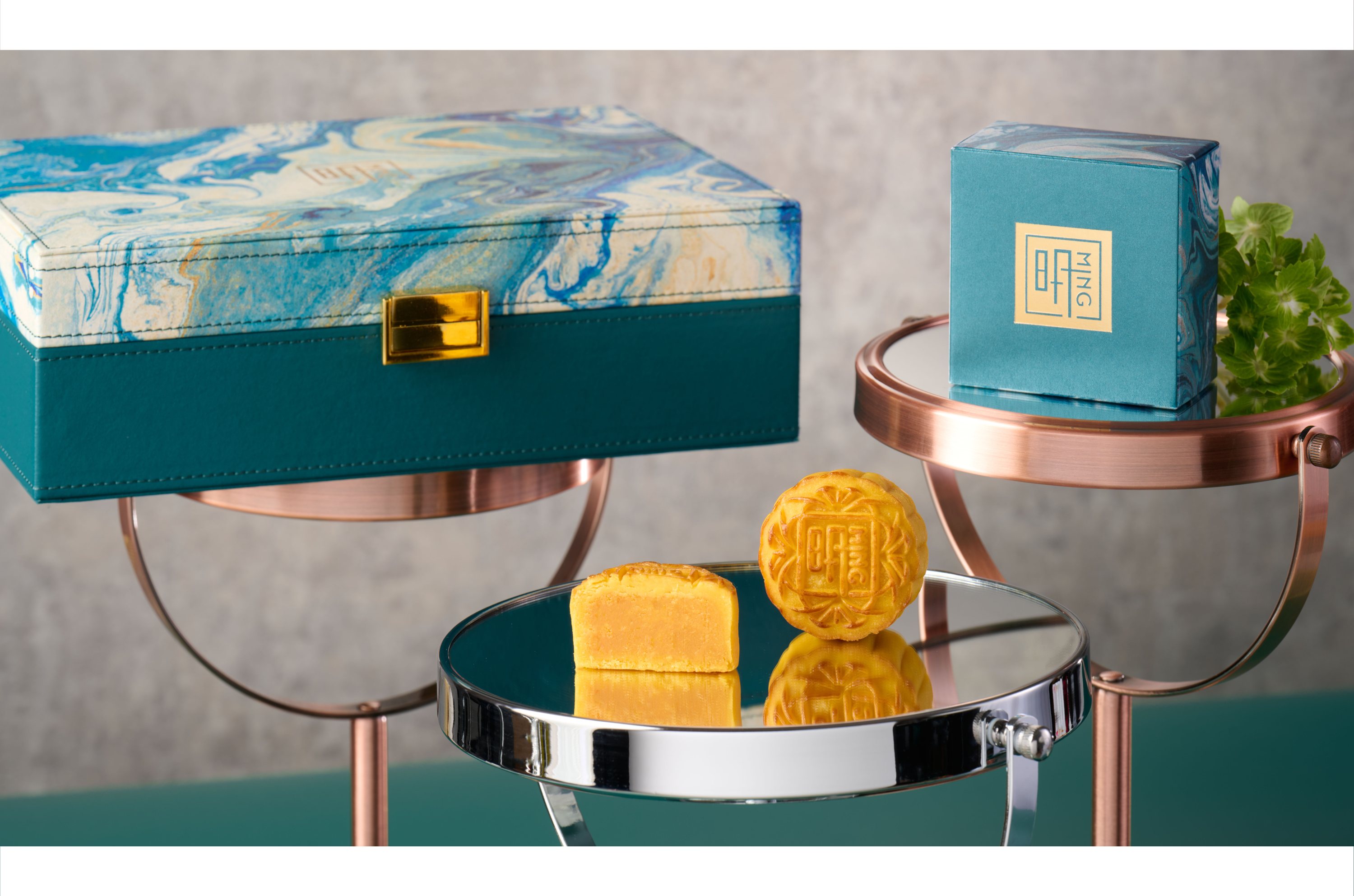 cd_mooncake_mini_egg_yolk_custard_with_kumquat