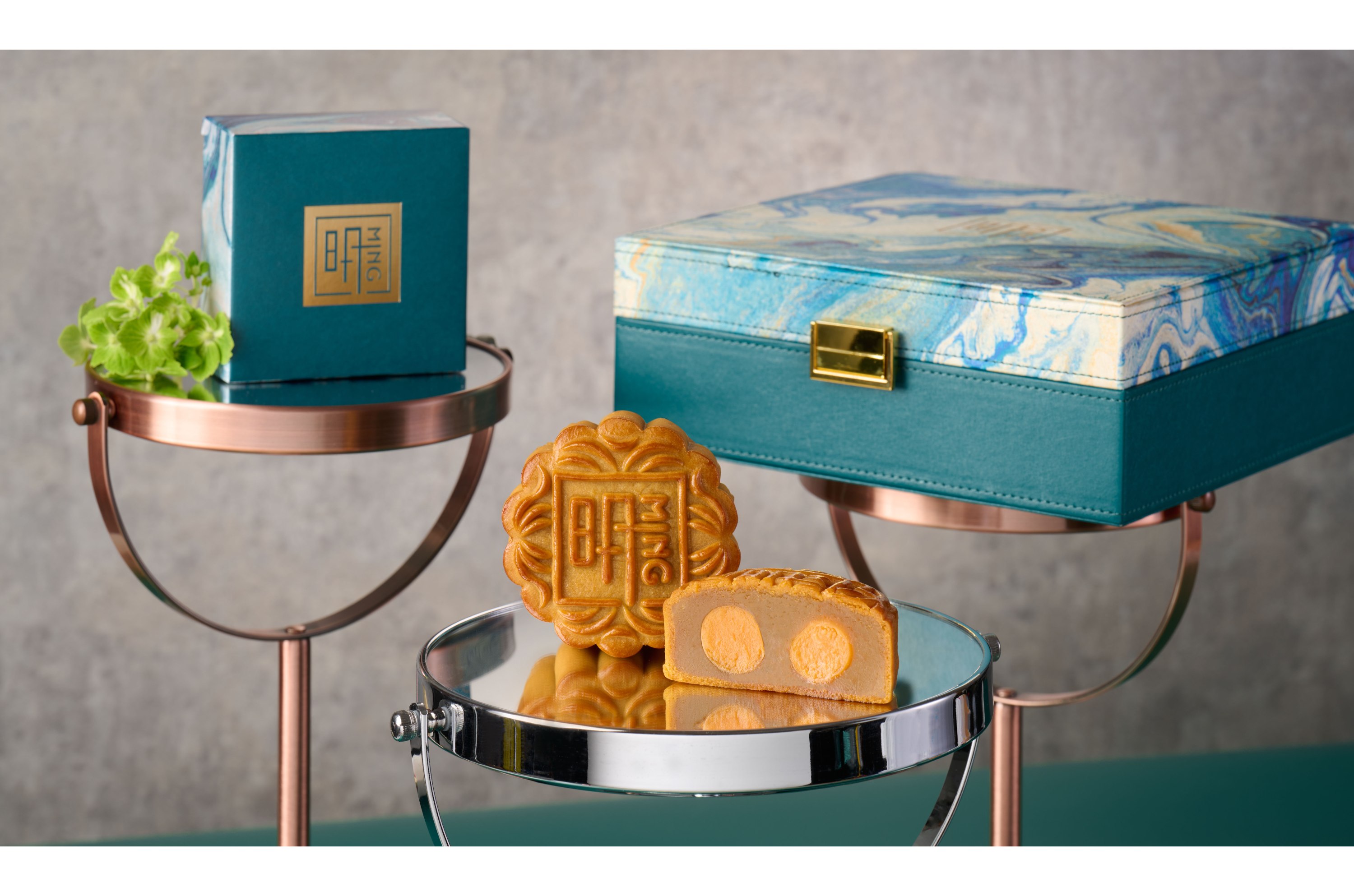 cd_mooncake_white_lotus_double_egg_yolk